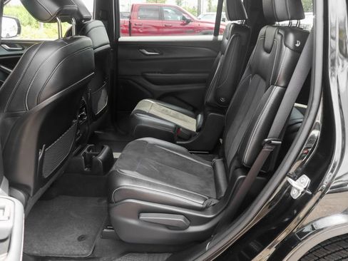 Used 2024 Jeep Grand Cherokee L Altitude AWD/4WD image 41