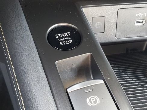 Certified 2025 Nissan Kicks SV image 28