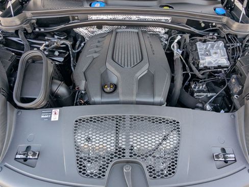 New 2026 Porsche Macan image 28