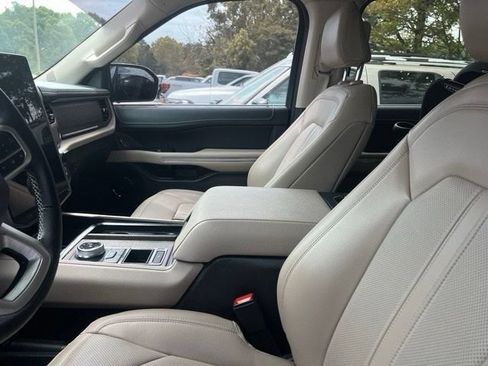 Certified 2024 Ford Expedition Limited RWD image 5