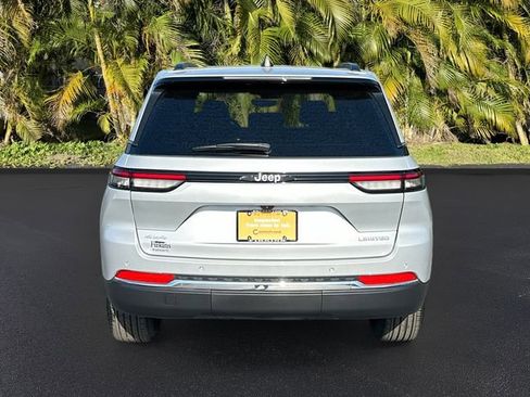 Used 2024 Jeep Grand Cherokee Limited image 6