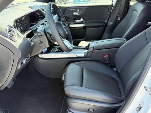 New 2026 Mercedes-Benz GLB 250 4MATIC image 19