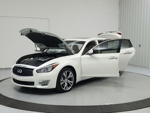 Used 2019 INFINITI Q70 L 3.7 w/ Sensory Package AWD/4WD image 11