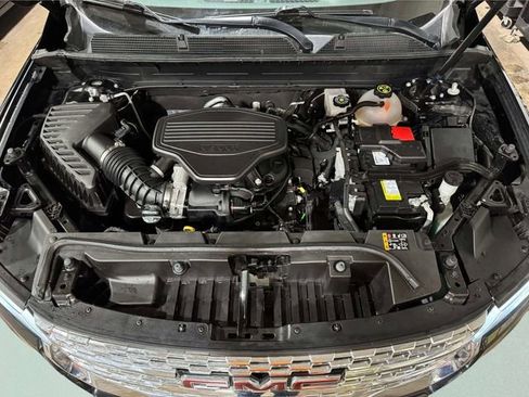 Used 2023 GMC Acadia Denali w/ Denali Technology Package AWD/4WD image 32