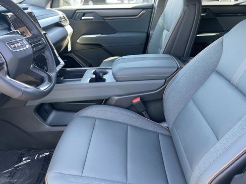 New 2026 GMC Acadia AT4 AWD/4WD image 19