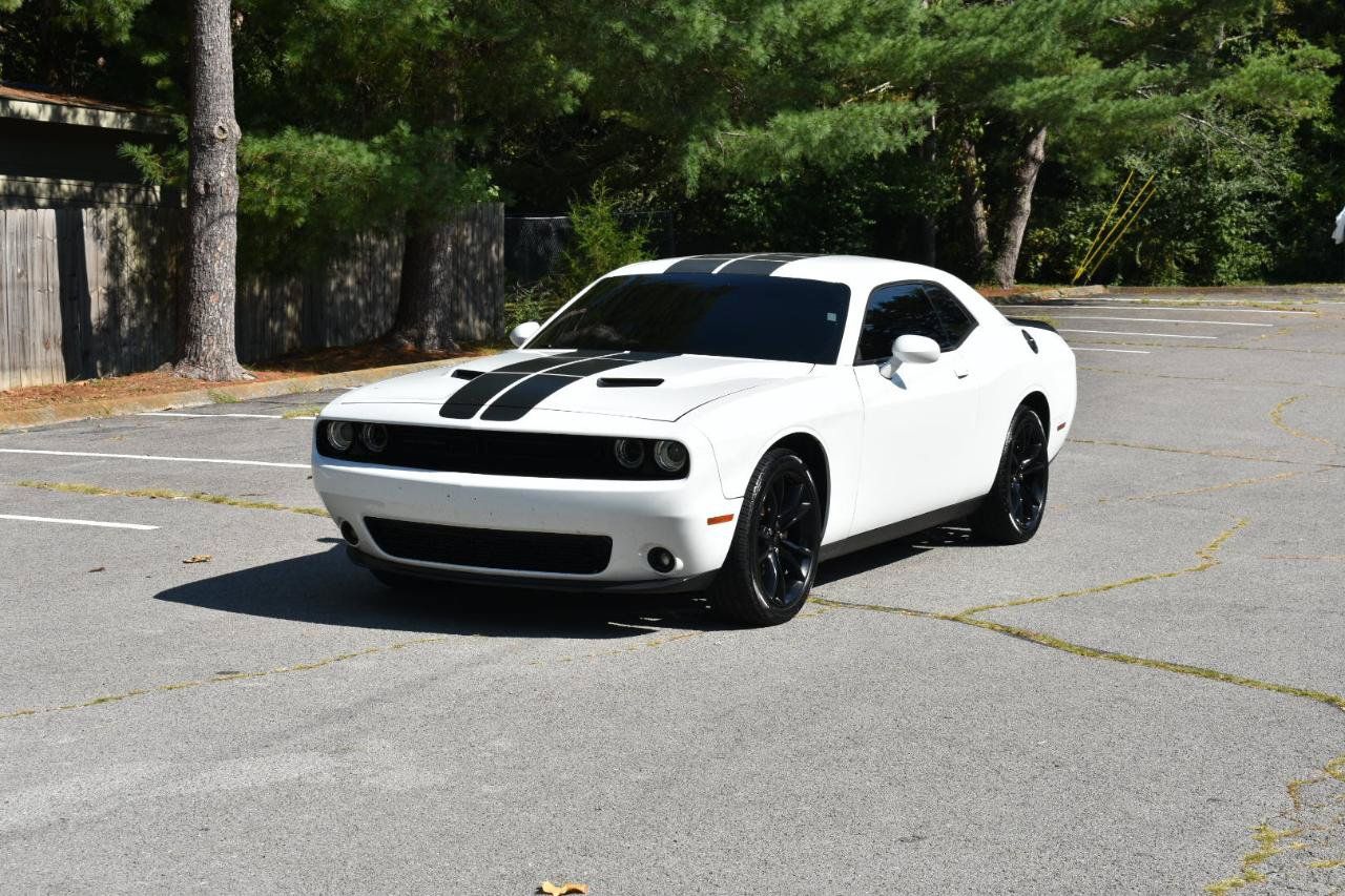 Used 2016 Dodge Challenger SXT w/ Blacktop Package RWD image 2