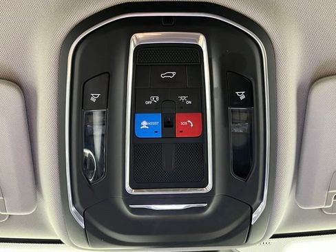 Used 2022 Jeep Grand Cherokee L Limited AWD/4WD image 17
