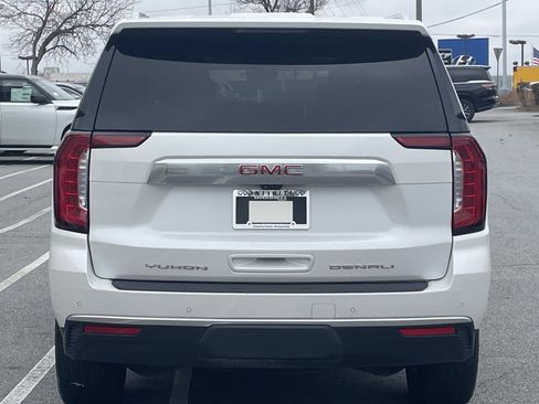 Used 2024 GMC Yukon Denali w/ Denali Reserve Package image 3