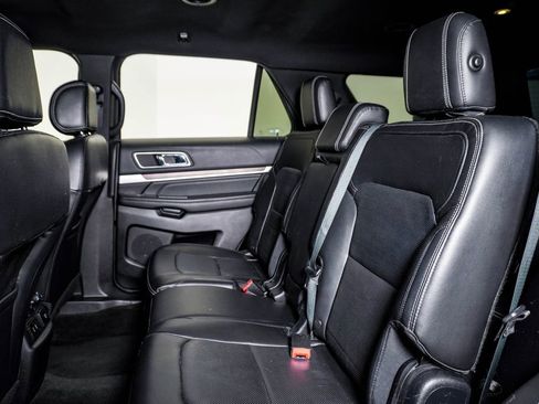 Used 2016 Ford Explorer Limited image 17