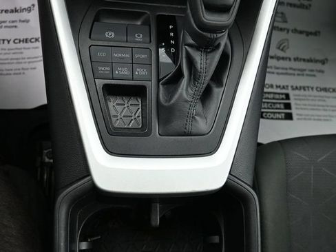 Used 2024 Toyota RAV4 XLE AWD/4WD image 17