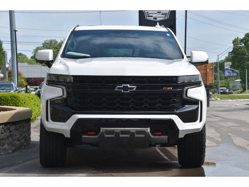 Used 2024 Chevrolet Suburban Z71 w/ Luxury Package AWD/4WD image 9