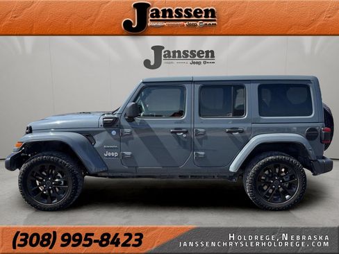 Used 2024 Jeep Wrangler Unlimited Sahara AWD/4WD image 1