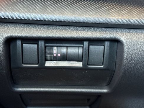 New 2025 Subaru Crosstrek 2.5i Limited w/ Crosstrek Mirror Package image 32