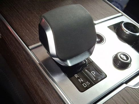 Used 2023 Land Rover Range Rover Long Wheelbase Autobiography image 13