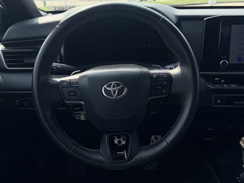 Used 2025 Toyota Camry SE FWD image 13
