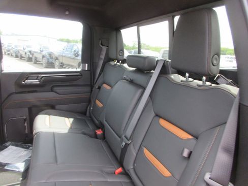 New 2026 GMC Sierra 2500 AT4 w/ AT4 Premium Plus Package AWD/4WD image 14