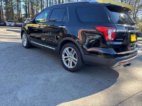 Used 2017 Ford Explorer Limited w/ Equipment Group 301A image 4
