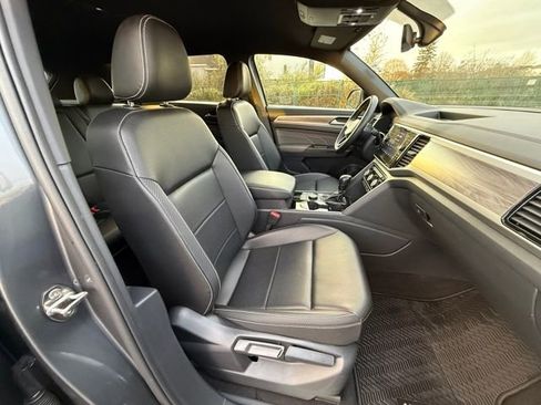 Used 2022 Volkswagen Atlas Cross Sport SE image 12