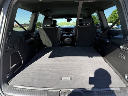 Used 2024 Jeep Wagoneer Series III AWD/4WD image 16