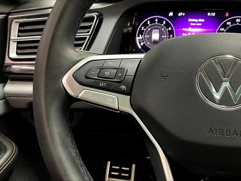 Used 2025 Volkswagen Atlas Peak Edition SE image 21