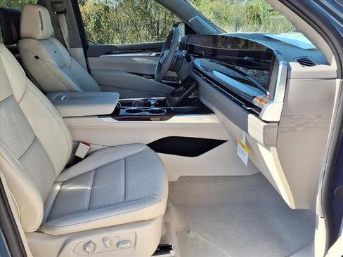 New 2026 Cadillac Escalade Platinum Sport image 9