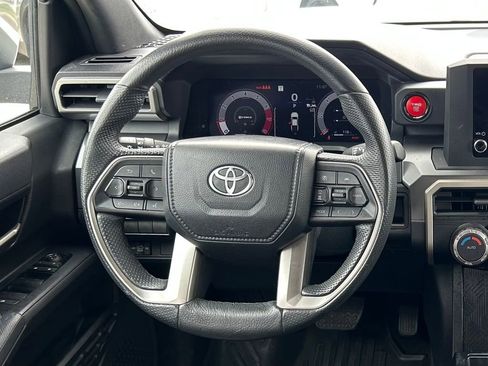 Used 2024 Toyota Tacoma TRD Off-Road AWD/4WD image 40