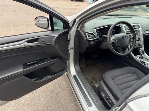 Used 2015 Ford Fusion SE image 11