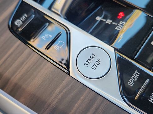 New 2026 BMW X5 xDrive50e w/ Premium Package image 24