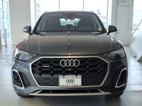 Used 2023 Audi Q5 2.0T Premium w/ Convenience Package AWD/4WD image 2