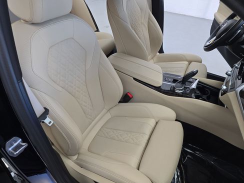 Used 2023 BMW 530i w/ Convenience Package image 10