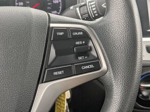 Used 2019 Hyundai Accent SE FWD image 15