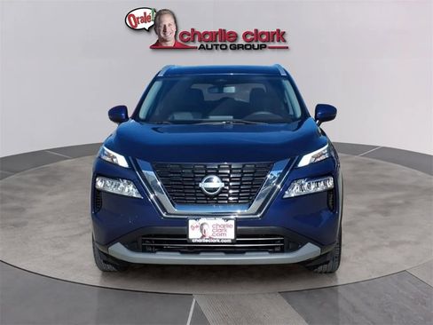Certified 2022 Nissan Rogue SV w/ SV Premium Package image 8