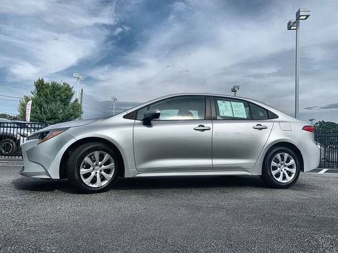 Used 2021 Toyota Corolla LE FWD image 5