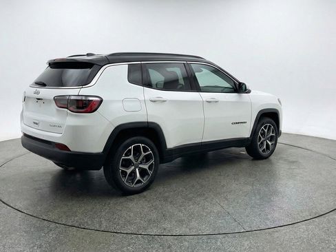 Used 2025 Jeep Compass Limited image 9