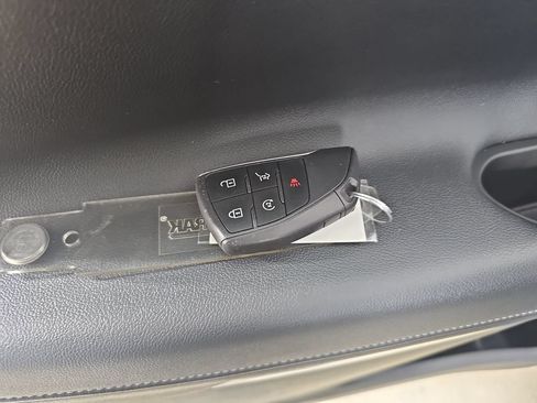 Used 2025 Chevrolet Traverse LT AWD/4WD image 43