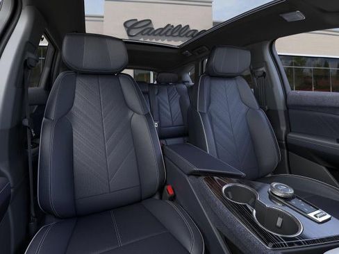 New 2026 Cadillac Optiq Luxury 2 image 16