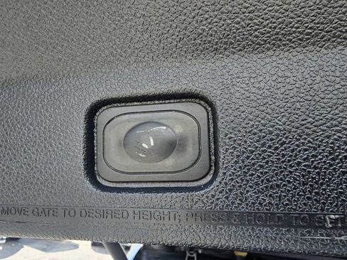 Used 2017 Ford Explorer XLT w/ Equipment Group 202A FWD image 25