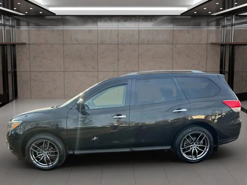 Used 2015 Nissan Pathfinder S image 3