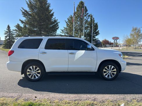 Used 2016 Toyota Sequoia Limited AWD/4WD image 4