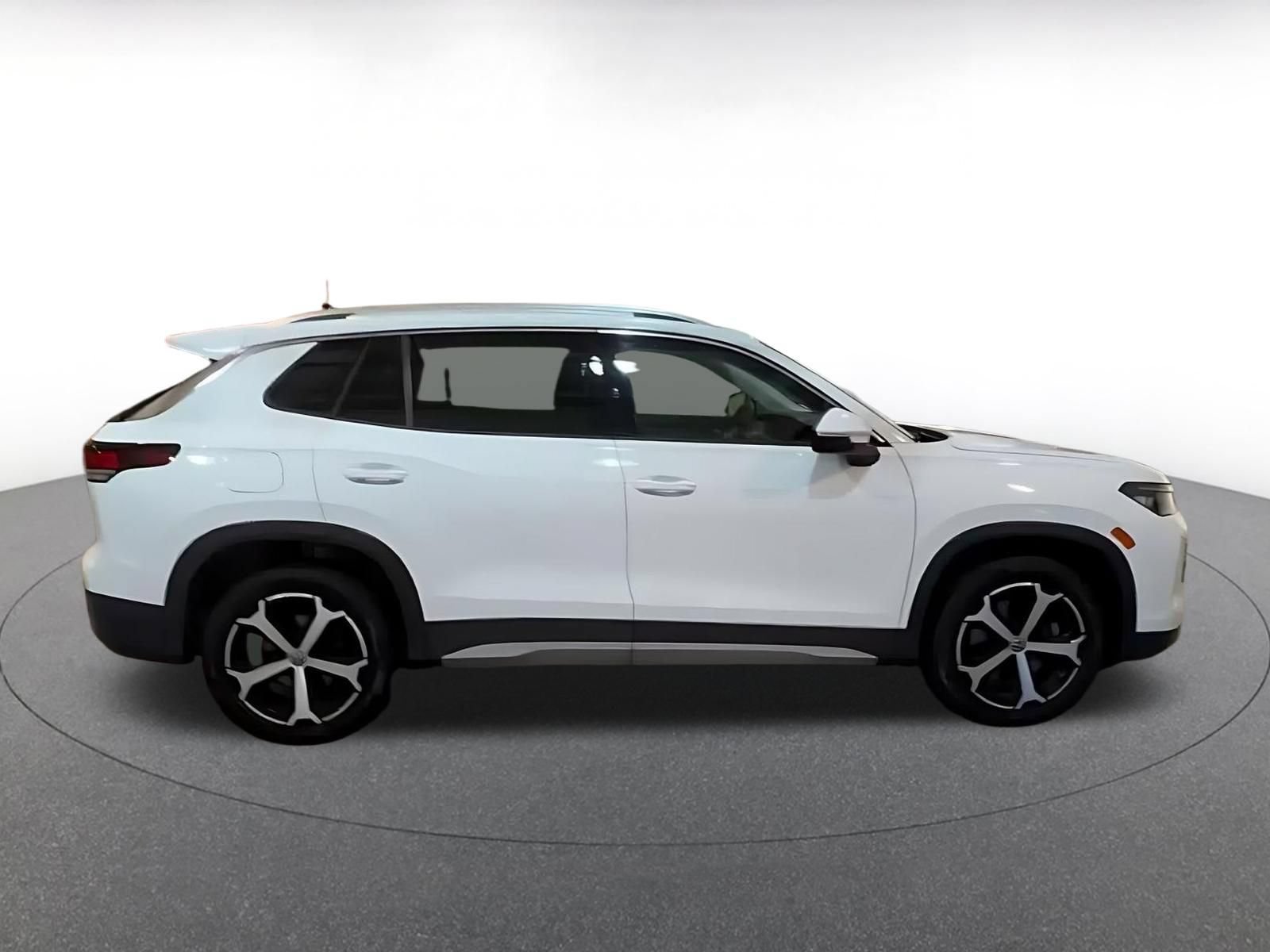 Used 2026 Volkswagen Tiguan SE AWD/4WD image 15