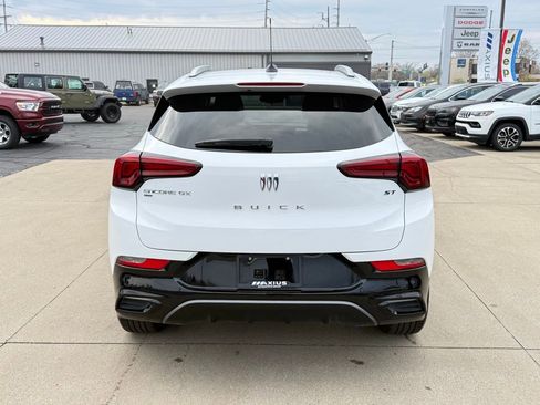 Used 2024 Buick Encore GX Sport Touring image 6