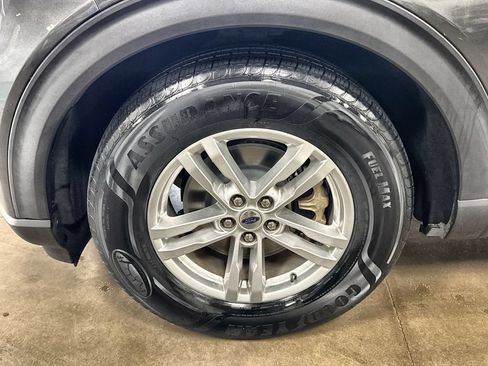 Used 2020 Ford Explorer XLT RWD image 32