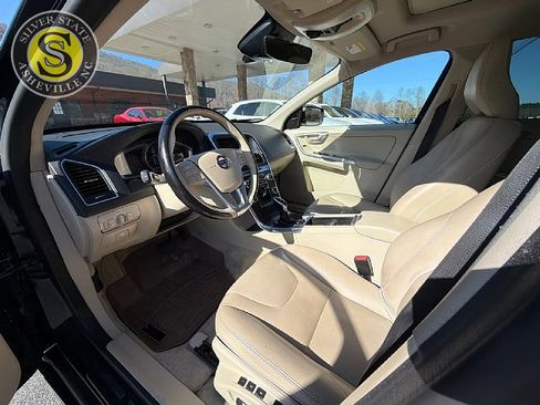 Used 2016 Volvo XC60 T5 Premier w/ Proximity Package image 11
