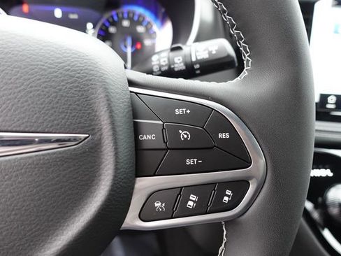 New 2026 Chrysler Pacifica Select image 16