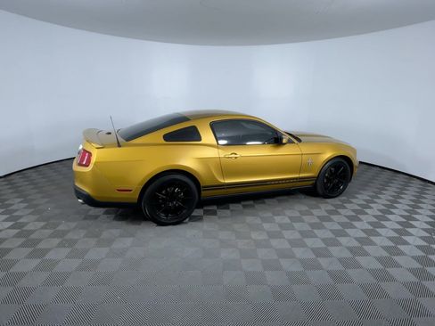 Used 2010 Ford Mustang Coupe image 9