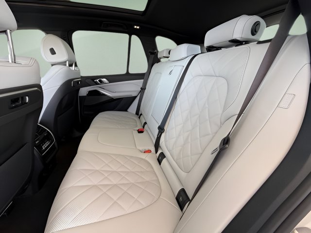 Certified 2026 BMW X5 sDrive40i w/ M Sport Package RWD image 28