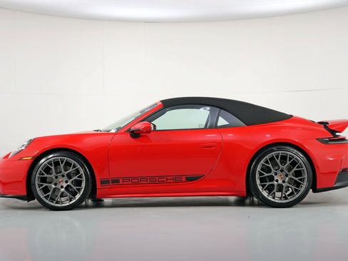 Used 2025 Porsche 911 Carrera image 9