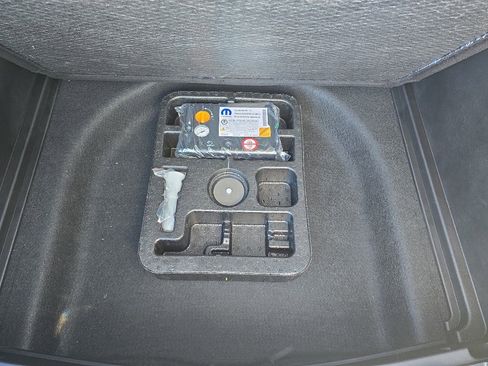 New 2026 Jeep Compass Limited image 32