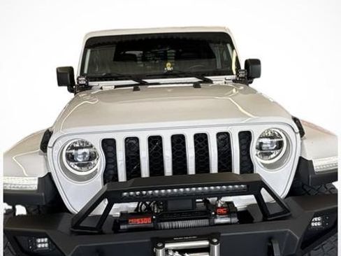 Used 2020 Jeep Gladiator Overland w/ Popular Equipment Package AWD/4WD image 3