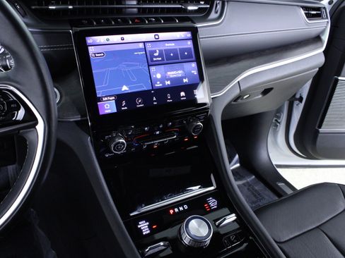 Used 2022 Jeep Grand Cherokee L Overland image 30